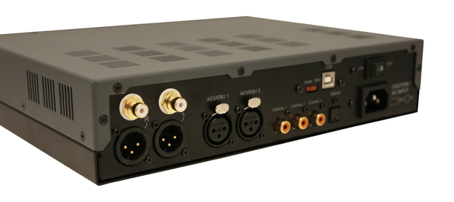 dAC-200 HD_Rear_640